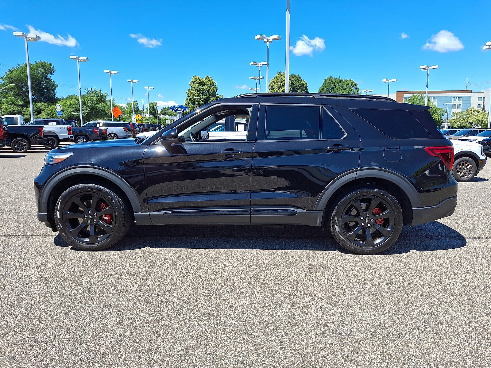 Certified 2022 Ford Explorer ST w/ Equipment Group 401A AWD/4WD image 6