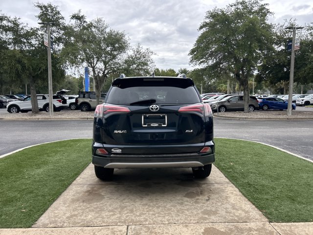 Used 2018 Toyota RAV4 XLE FWD image 7