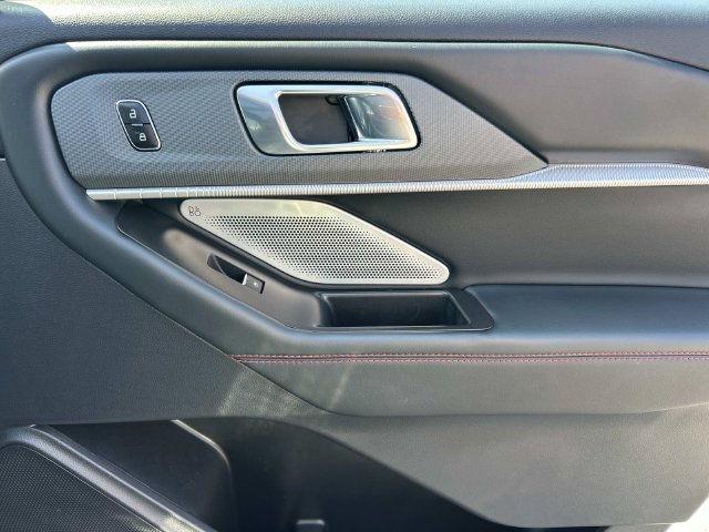 Certified 2025 Ford Explorer ST AWD/4WD image 30