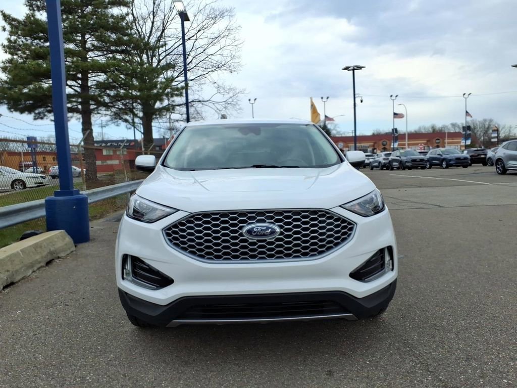 Certified 2023 Ford Edge SEL w/ Convenience Package AWD/4WD image 6