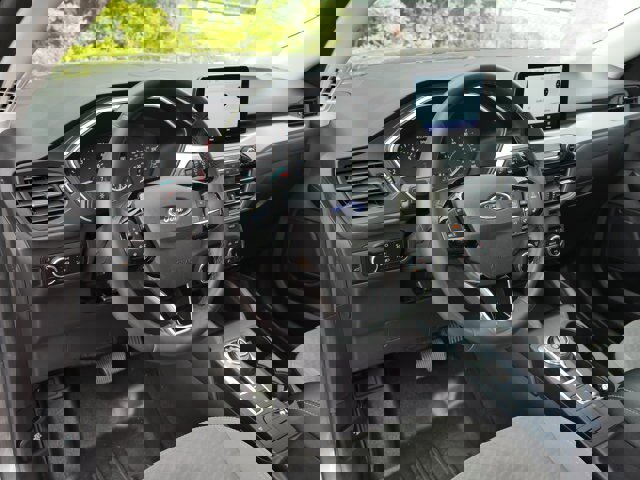 Certified 2022 Ford Escape SE w/ SE Sport Appearance Package image 4