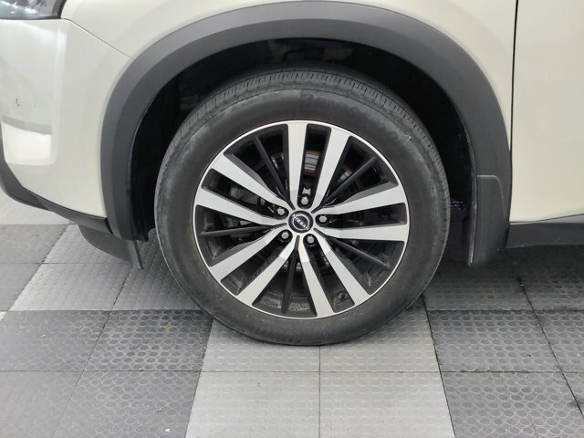 Used 2023 Nissan Pathfinder Platinum AWD/4WD image 9