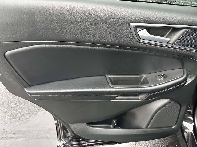 Certified 2024 Ford Edge SE w/ Black Appearance Package AWD/4WD image 10