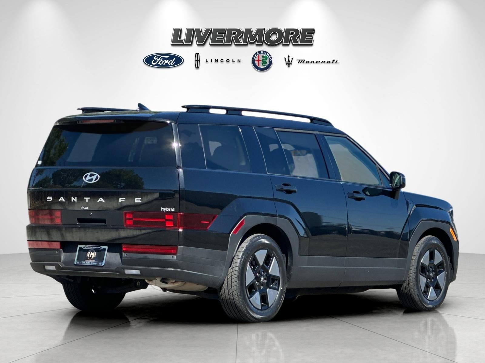 Used 2025 Hyundai Santa Fe SEL FWD image 3