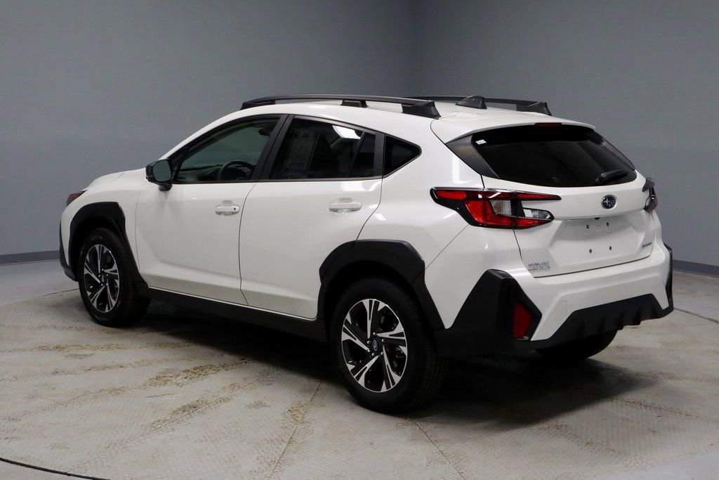 Used 2024 Subaru Crosstrek 2.0i Premium image 3