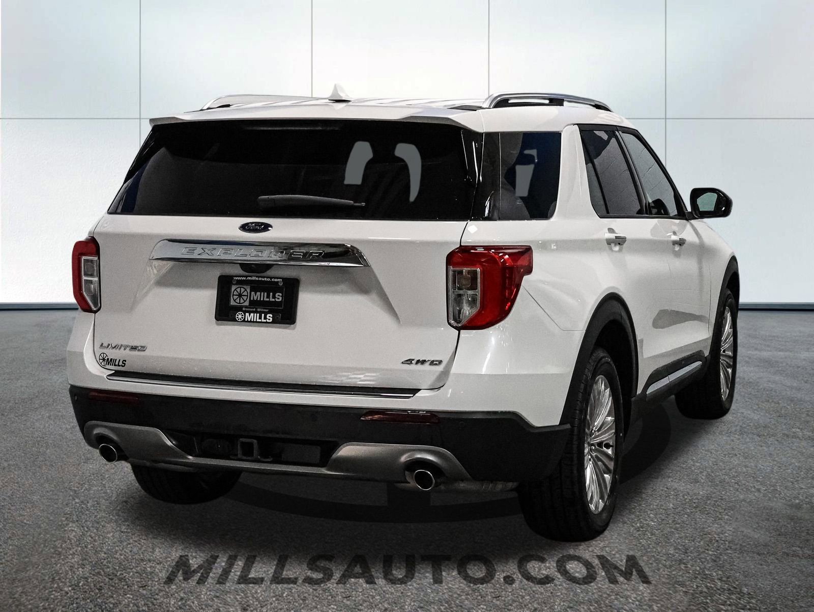 Certified 2023 Ford Explorer Limited w/ Limited Technology Package AWD/4WD image 7