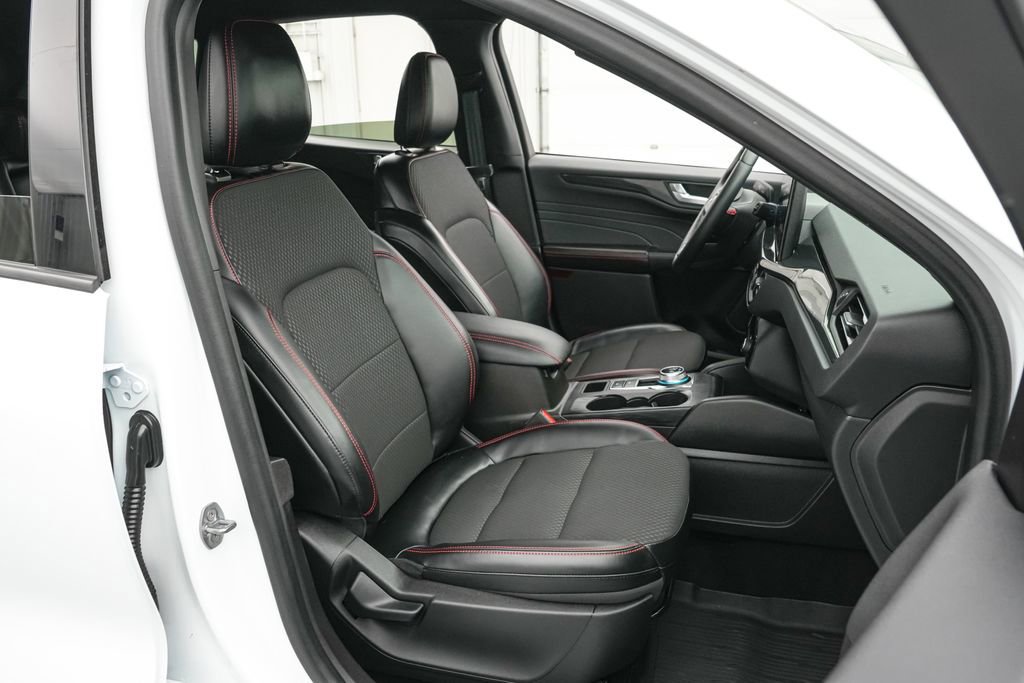 Certified 2023 Ford Escape ST-Line Select w/ Tech Pack #1 image 23