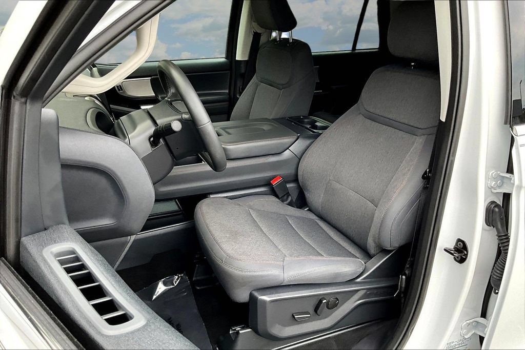 Certified 2025 Ford Expedition Active RWD image 23