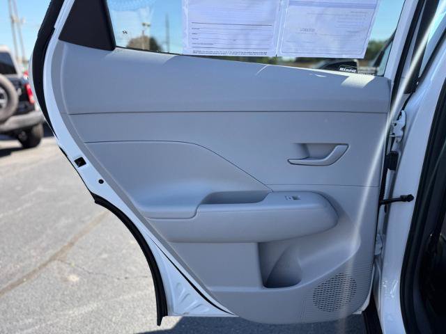 Used 2025 Hyundai Kona SEL AWD/4WD image 15