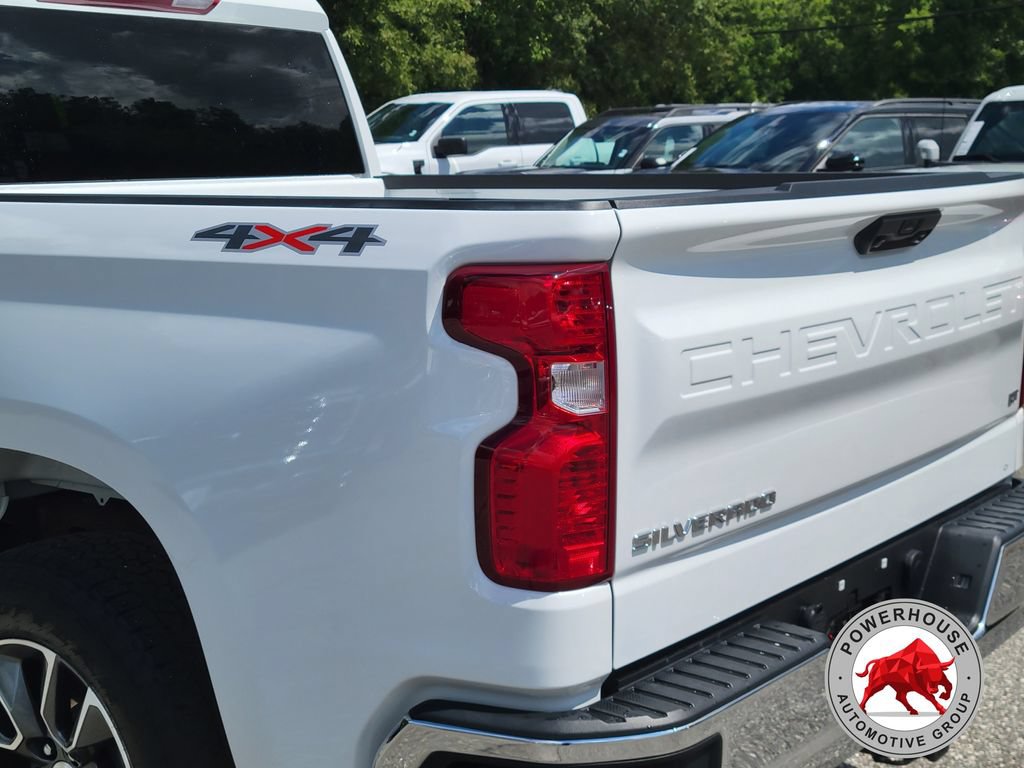 Used 2023 Chevrolet Silverado 1500 LT AWD/4WD image 13