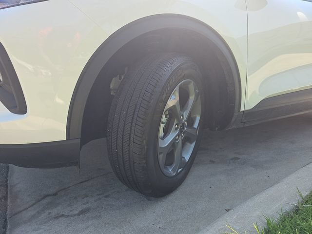 Certified 2025 Ford Escape ST-Line Select AWD/4WD image 29