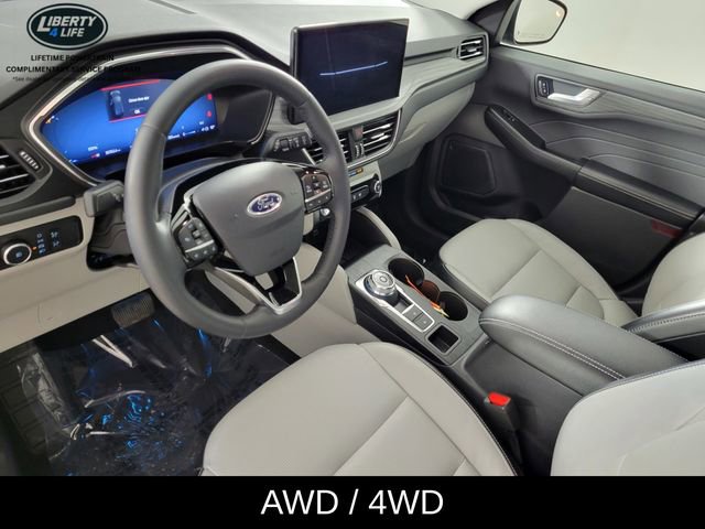 Certified 2024 Ford Escape Platinum w/ Class II Trailer Tow Package image 12