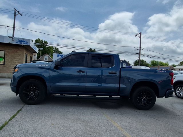 Used 2024 Chevrolet Silverado 1500 Custom AWD/4WD image 4