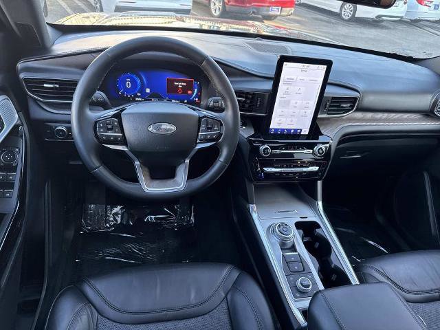 Certified 2022 Ford Explorer Platinum w/ Equipment Group 601A image 11