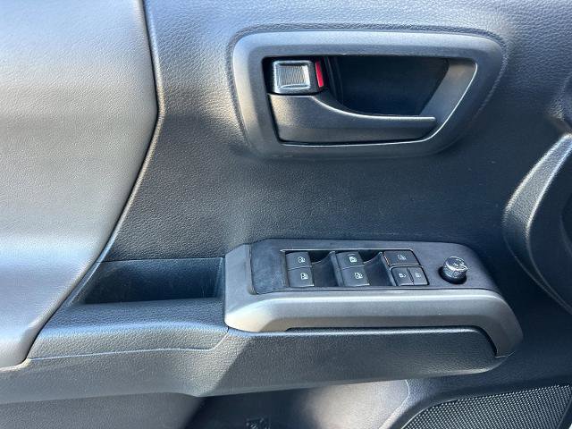Used 2018 Toyota Tacoma SR5 w/ SR5 Appearance Package (SM) RWD image 10