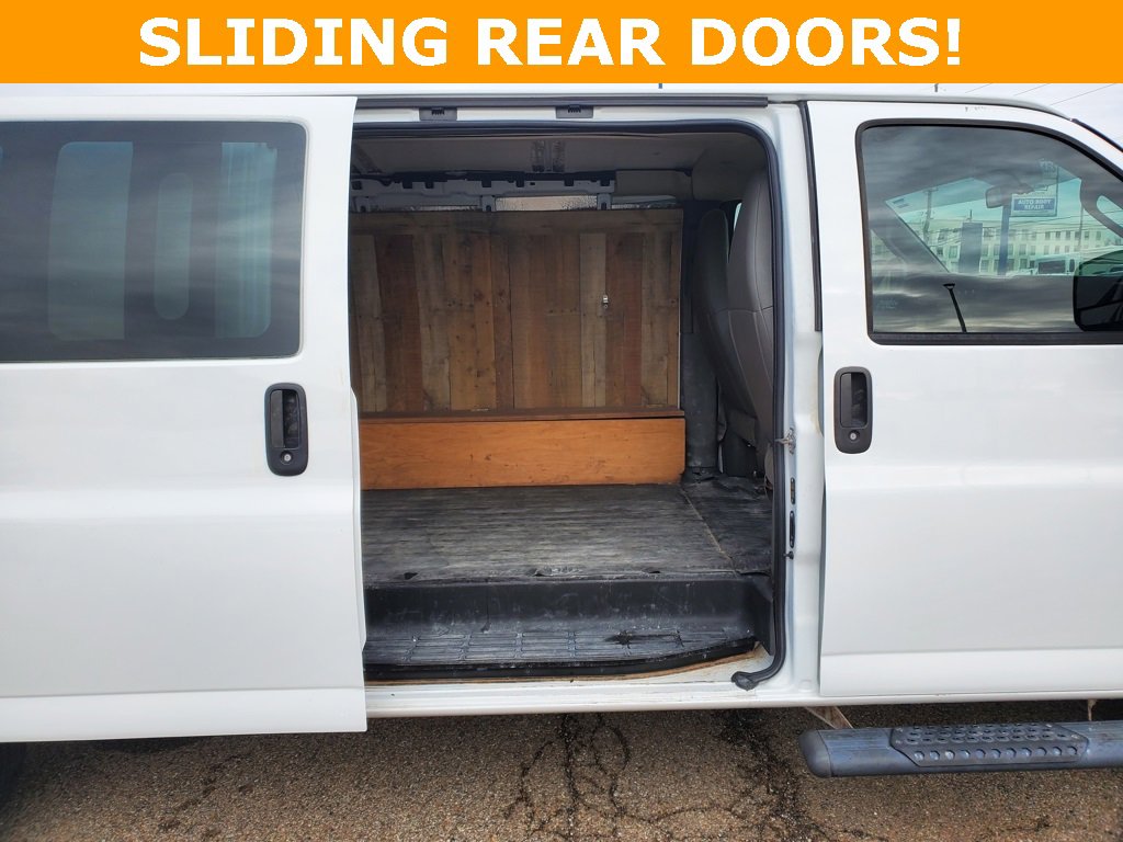 Used 2018 GMC Savana 2500 Work Van w/ Driver Convenience Package image 9