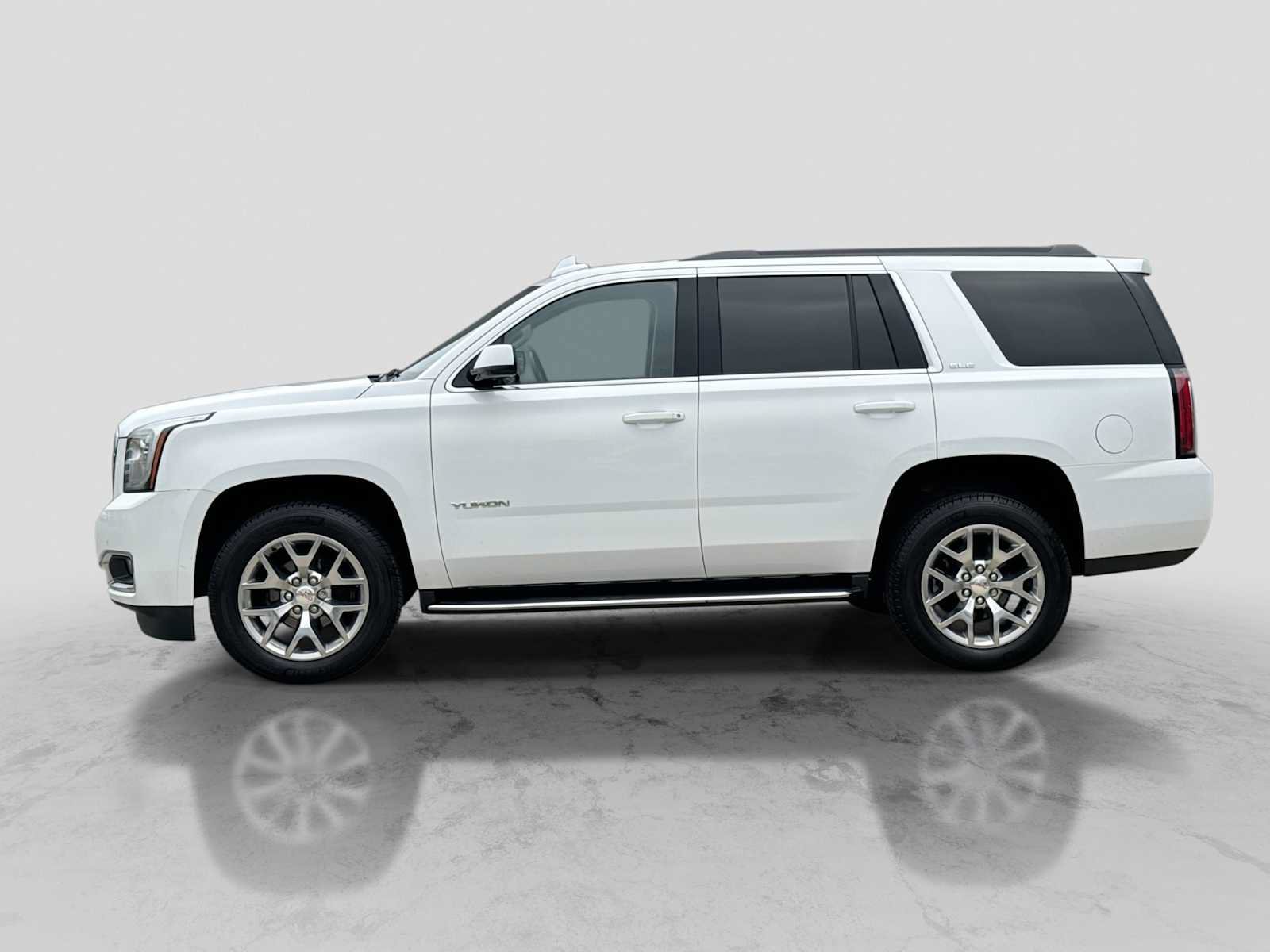 Used 2020 GMC Yukon SLE w/ SLE Value Package AWD/4WD image 3