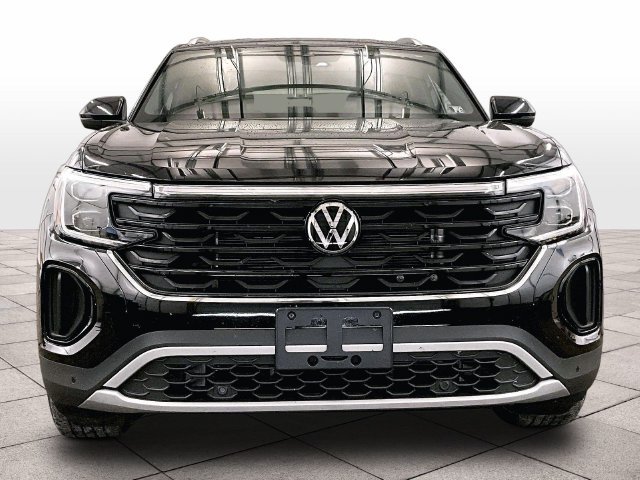 Used 2024 Volkswagen Atlas Cross Sport SE w/ Black Wheel Package AWD/4WD image 3