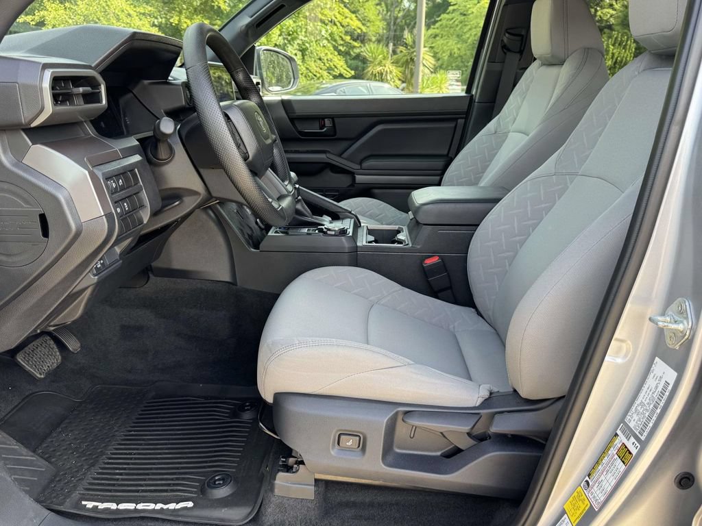 Used 2024 Toyota Tacoma SR5 AWD/4WD image 21