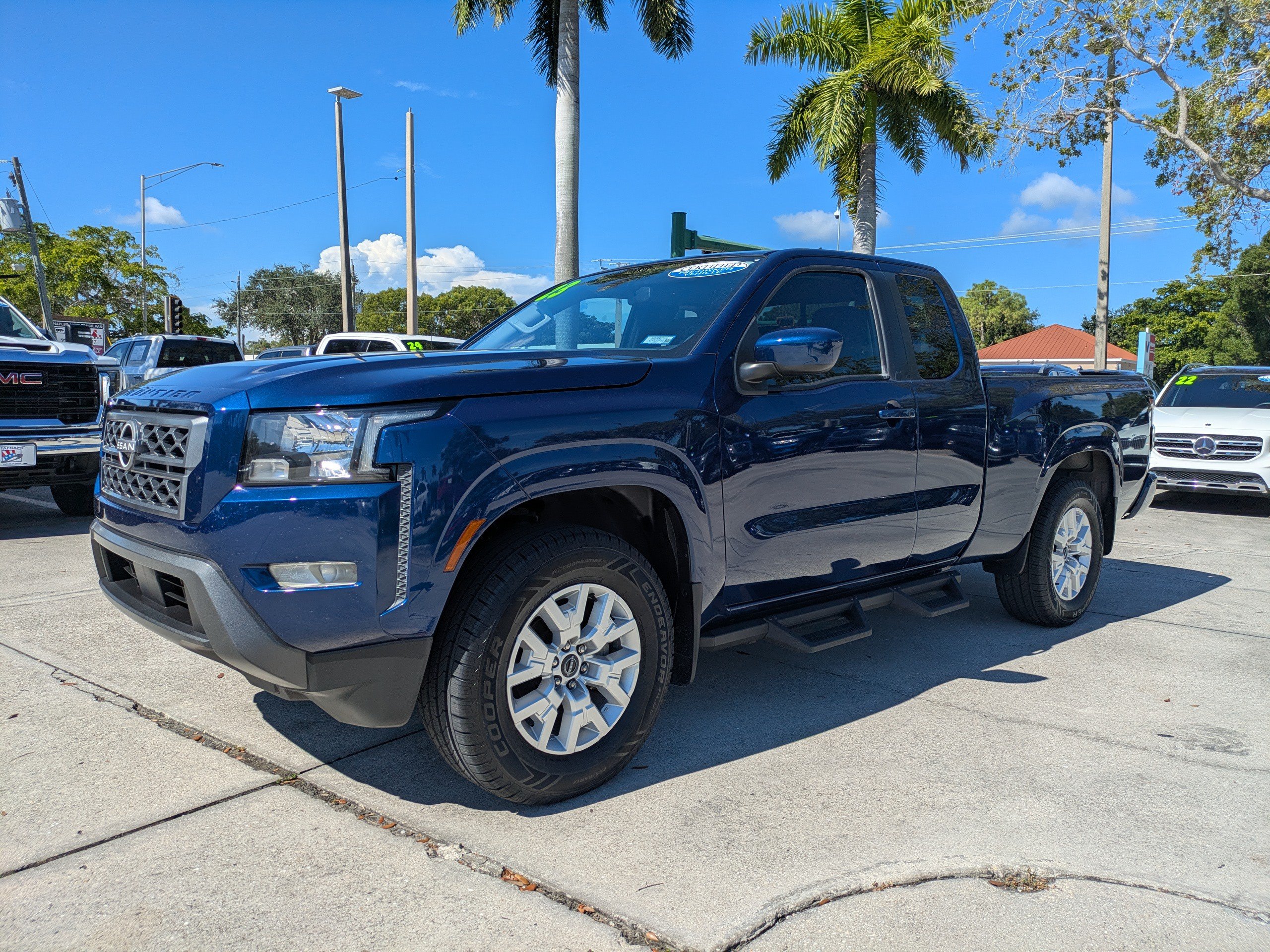 Used 2023 Nissan Frontier SV w/ SV Convenience Package RWD image 7
