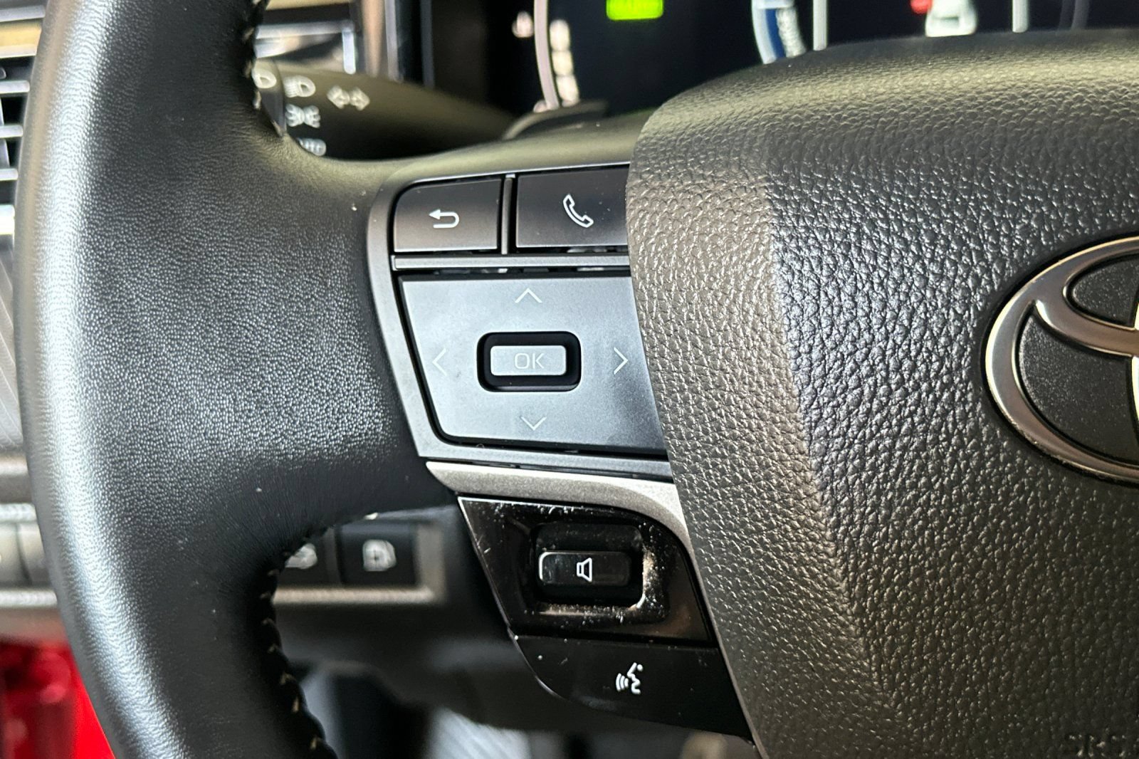 Used 2025 Toyota Camry SE w/ Multimedia Upgrade Package FWD image 24