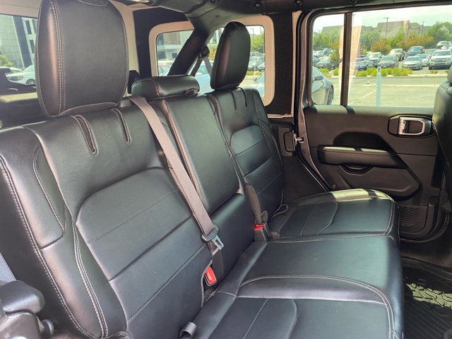 Used 2022 Jeep Wrangler Unlimited Sahara w/ Cold Weather Group AWD/4WD image 18