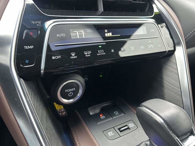 Used 2024 Toyota Venza Limited image 25