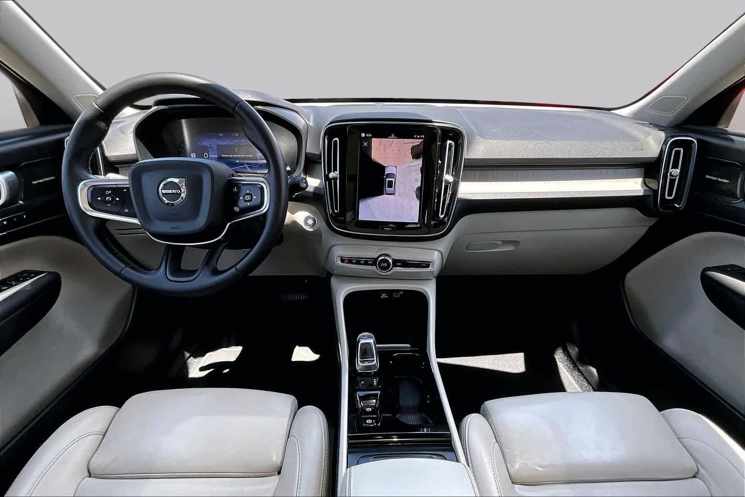 Used 2023 Volvo XC40 B5 Ultimate w/ Climate Package AWD/4WD image 16