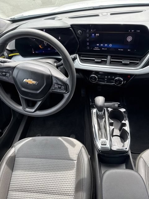 Used 2024 Chevrolet Trax LT FWD image 31