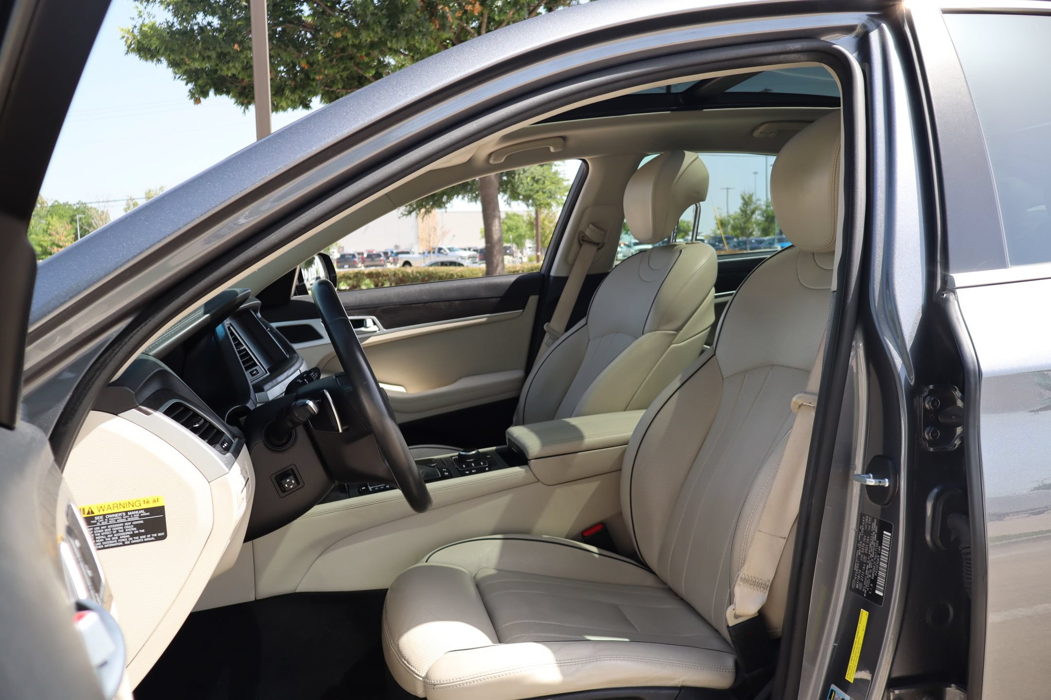 Used 2017 Genesis G80 3.8 w/ Option Group 03 RWD image 11