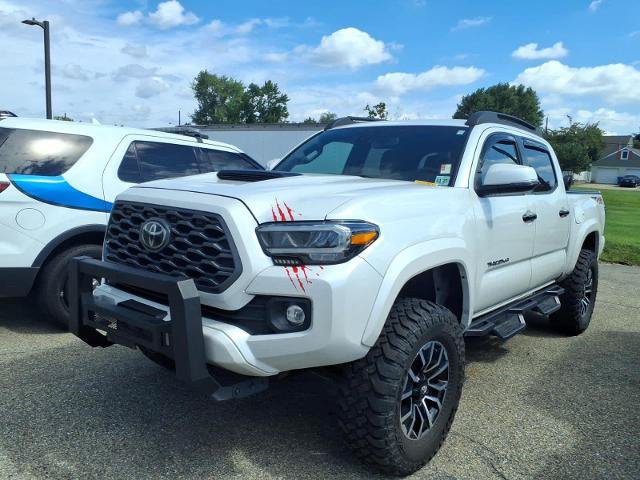 Used 2023 Toyota Tacoma TRD Sport AWD/4WD image 5
