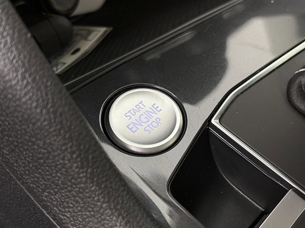 Used 2021 Volkswagen Tiguan SE image 23