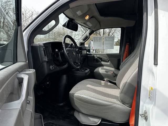 Used 2022 Chevrolet Express 3500 w/ Power Convenience Package image 21