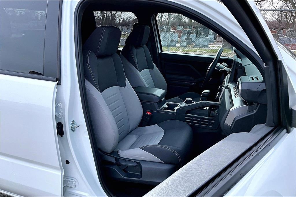 Used 2025 Toyota Tacoma TRD Off-Road AWD/4WD image 7