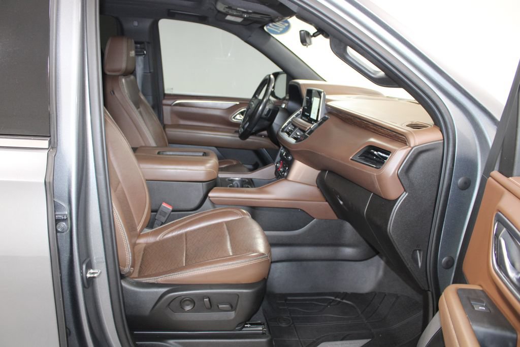 Used 2021 Chevrolet Suburban High Country RWD image 31