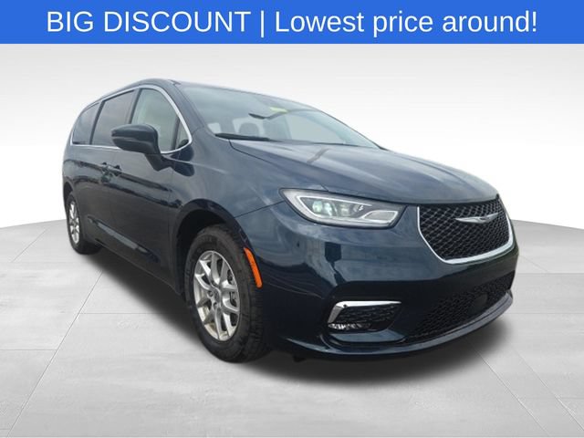 Used 2023 Chrysler Pacifica Touring-L