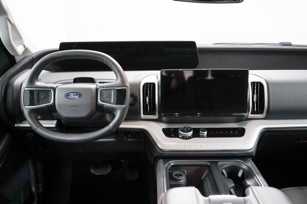 Certified 2025 Ford Expedition Active AWD/4WD image 28