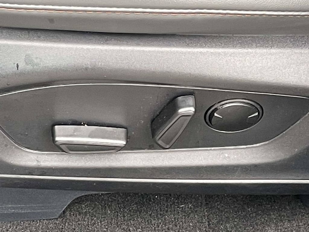 Certified 2025 Ford Explorer Active w/ Active Comfort Package RWD image 14