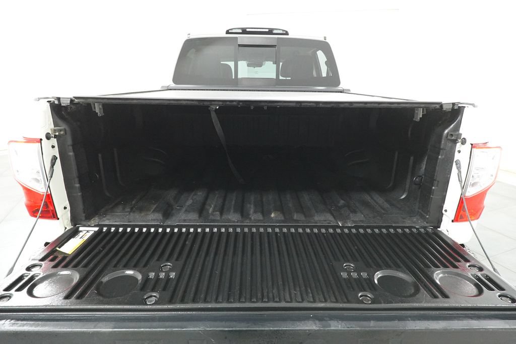 Used 2017 Nissan Titan PRO-4X AWD/4WD image 28