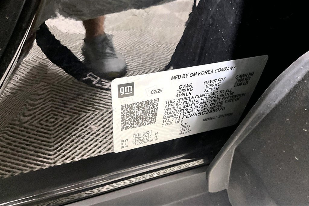 Used 2025 Chevrolet Trax LS FWD image 26