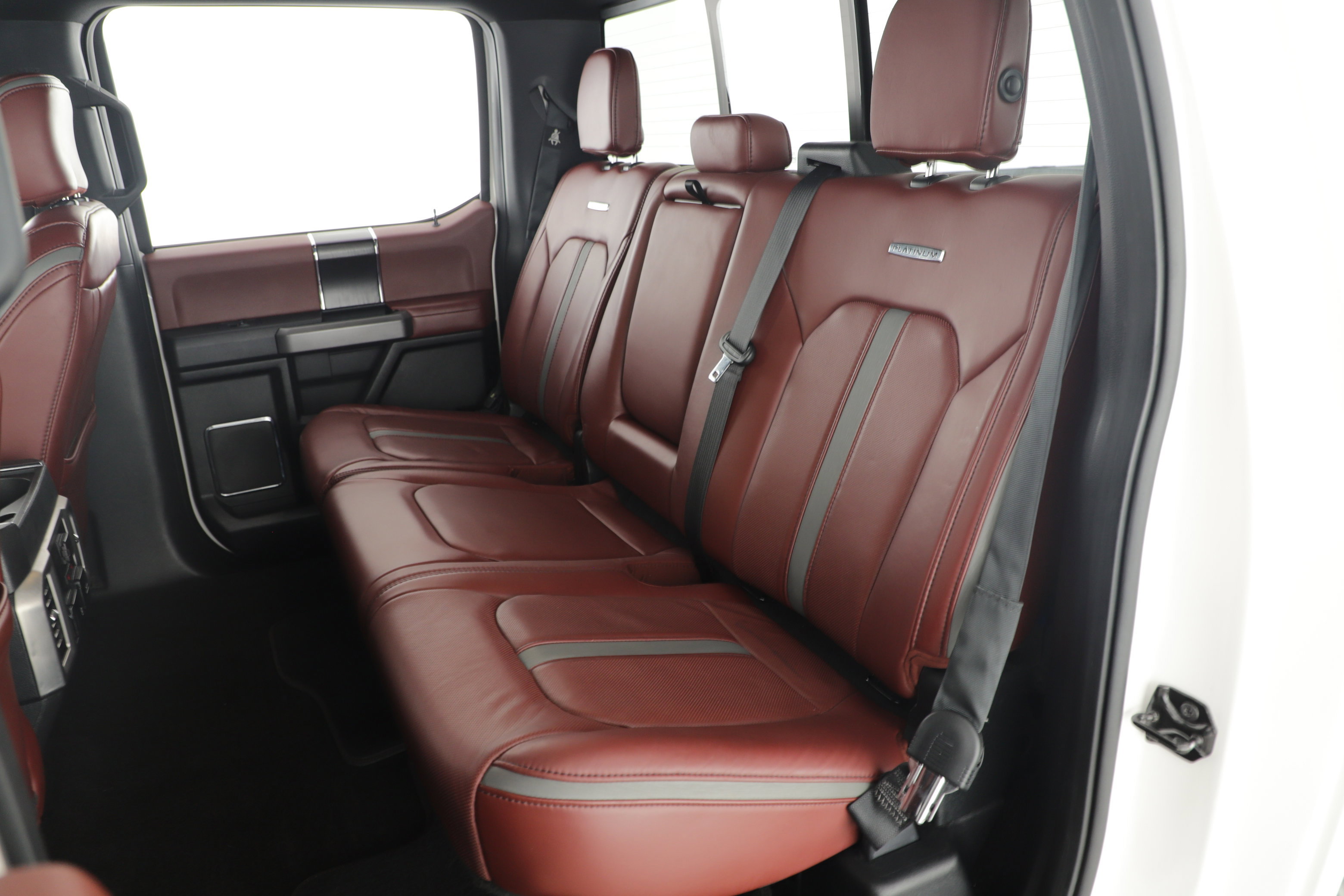 Certified 2018 Ford F150 Platinum w/ Equipment Group 701A Luxury image 24