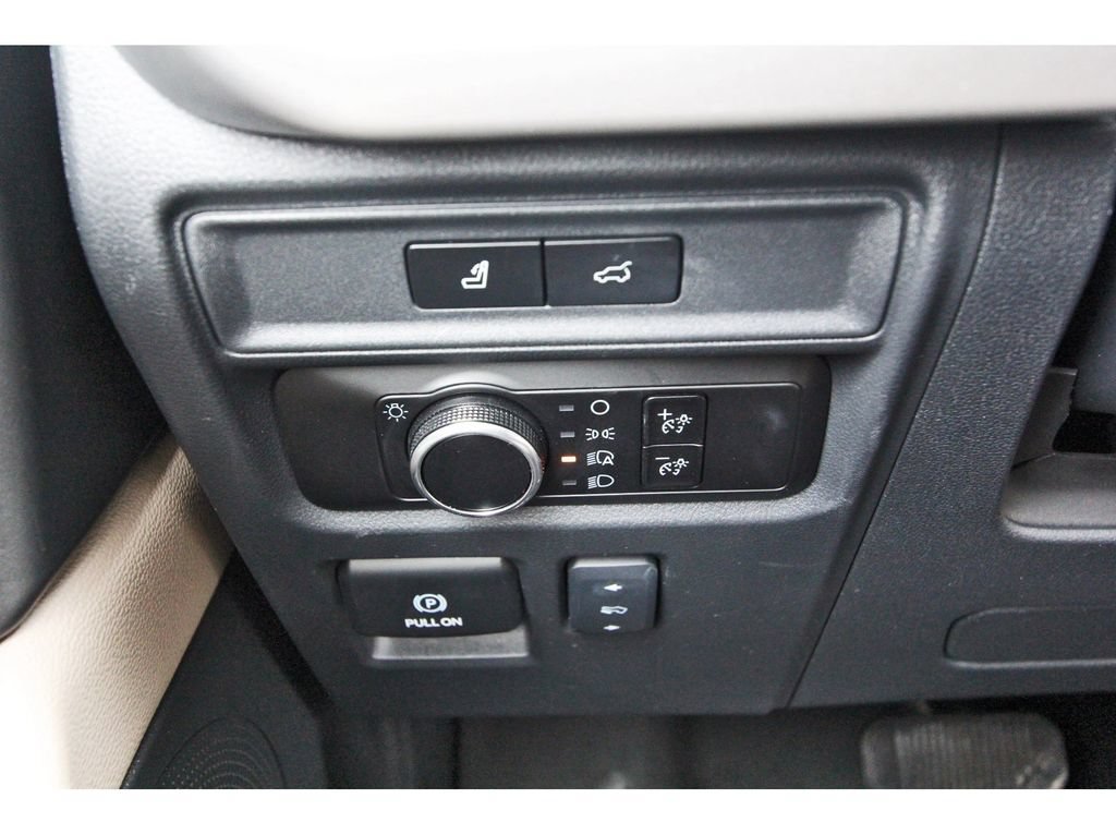 Certified 2024 Ford Expedition XLT RWD image 20
