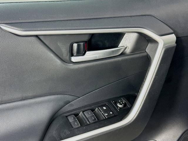 Used 2023 Toyota RAV4 SE image 21