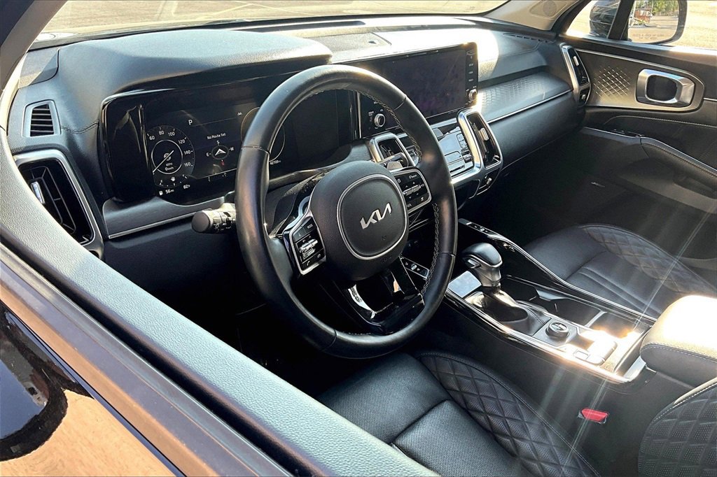 Used 2023 Kia Sorento SX image 13