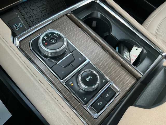 Certified 2024 Ford Expedition Limited AWD/4WD image 18