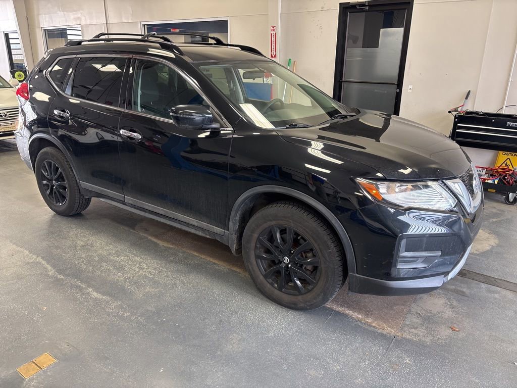 Used 2017 Nissan Rogue SV w/ Midnight Edition Package image 4