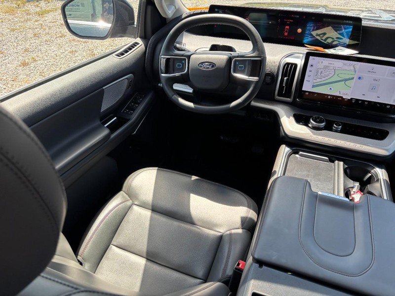 Certified 2025 Ford Expedition Active AWD/4WD image 15