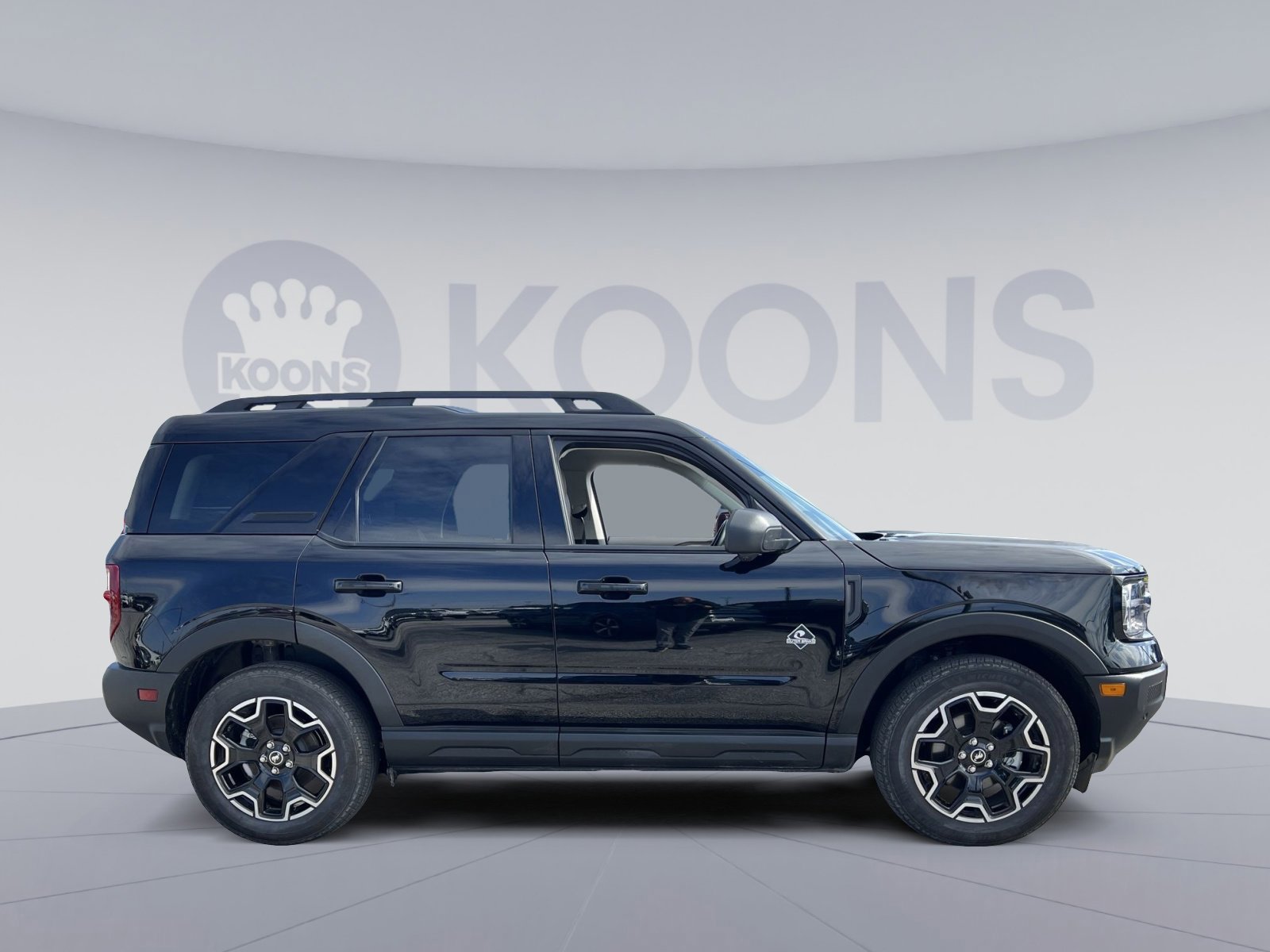 Certified 2025 Ford Bronco Sport Outer Banks w/ Outer Banks Tech Package+ image 2