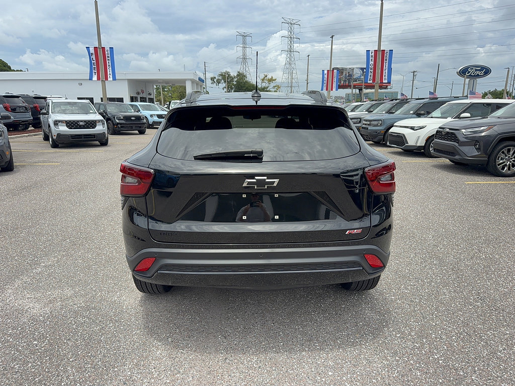 Used 2025 Chevrolet Trax RS w/ Sunroof Package FWD image 6