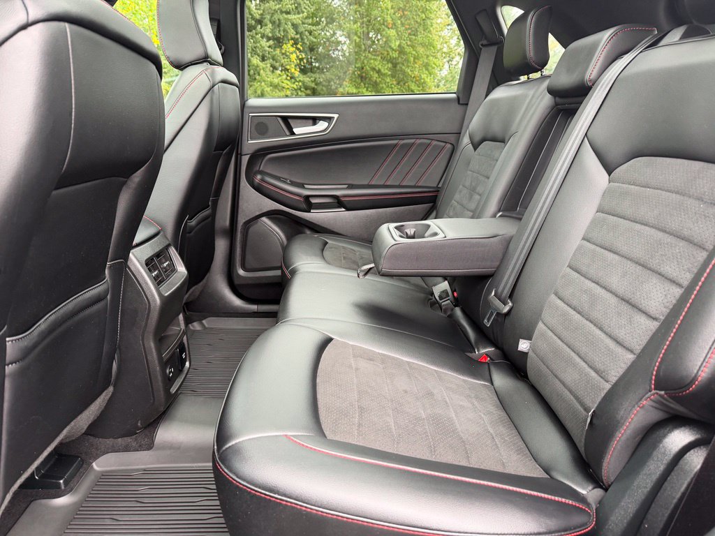 Certified 2022 Ford Edge ST-Line w/ Class II Trailer Tow Package AWD/4WD image 22